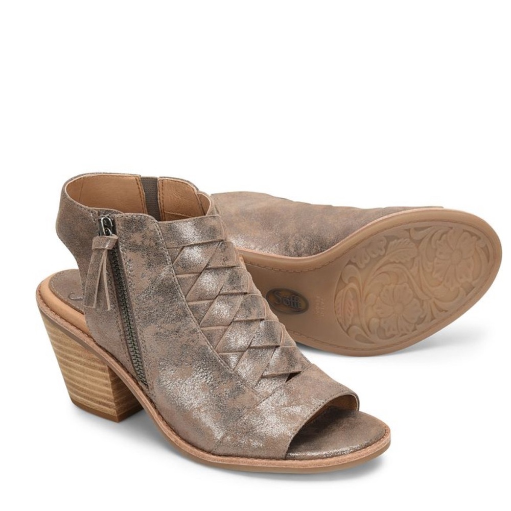 Sofft soft sandals open toe like new in size 7.5 smoke suede (metallic) color - Picture 3 of 7